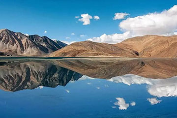 Pathankot to Leh Car Rental Service